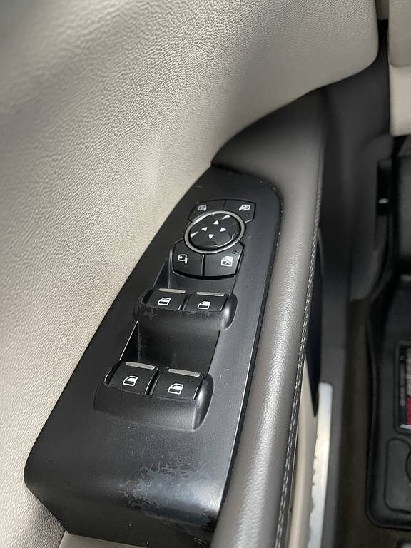 2019 Lincoln NAUTILUS RESERVE Located at Dave's GreenLight Auto Sales slide-image