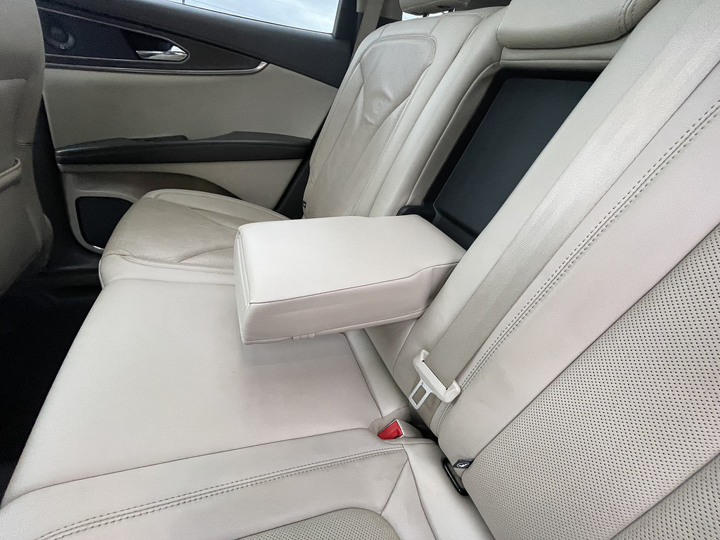 2019 Lincoln NAUTILUS RESERVE Located at Dave's GreenLight Auto Sales slide-image