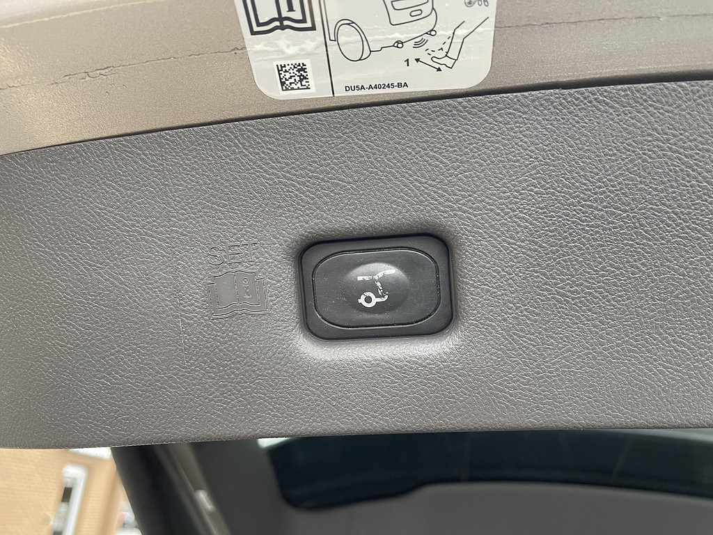 2019 Lincoln NAUTILUS RESERVE Located at Dave's GreenLight Auto Sales slide-image