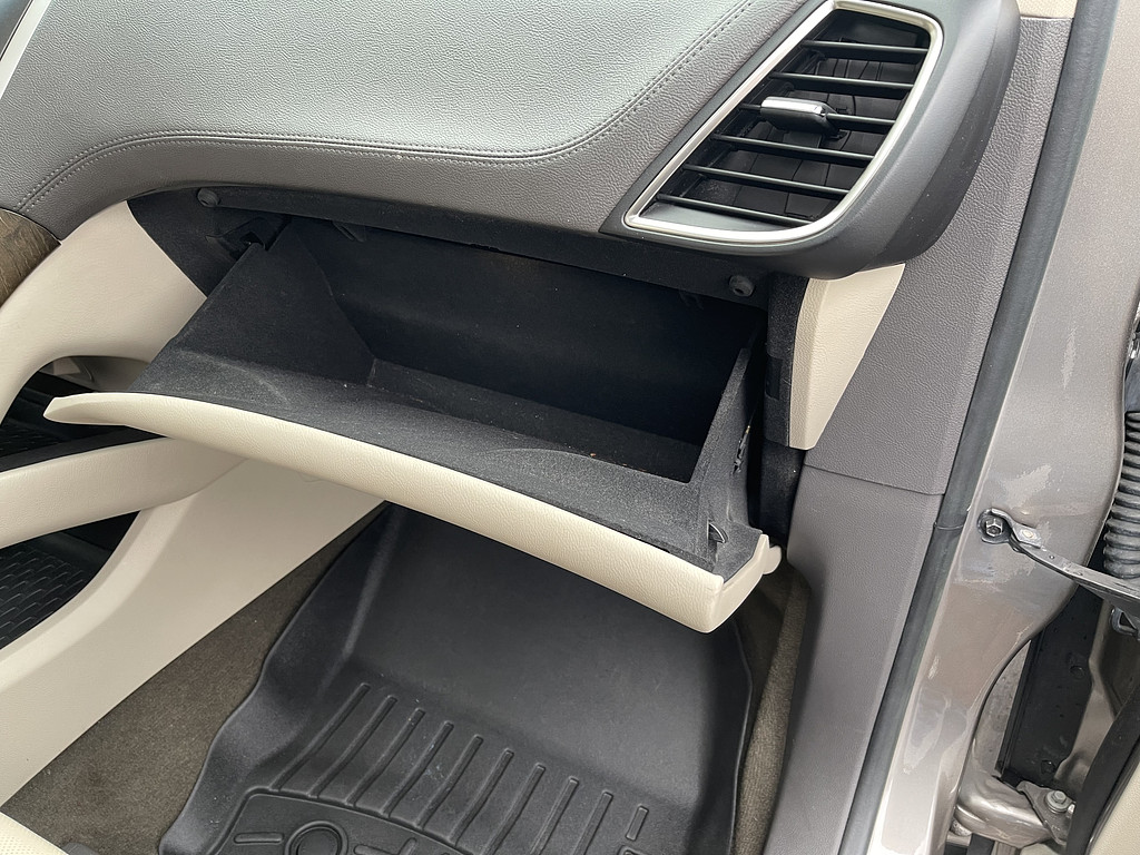2019 Lincoln NAUTILUS RESERVE Located at Dave's GreenLight Auto Sales light-box-slides
