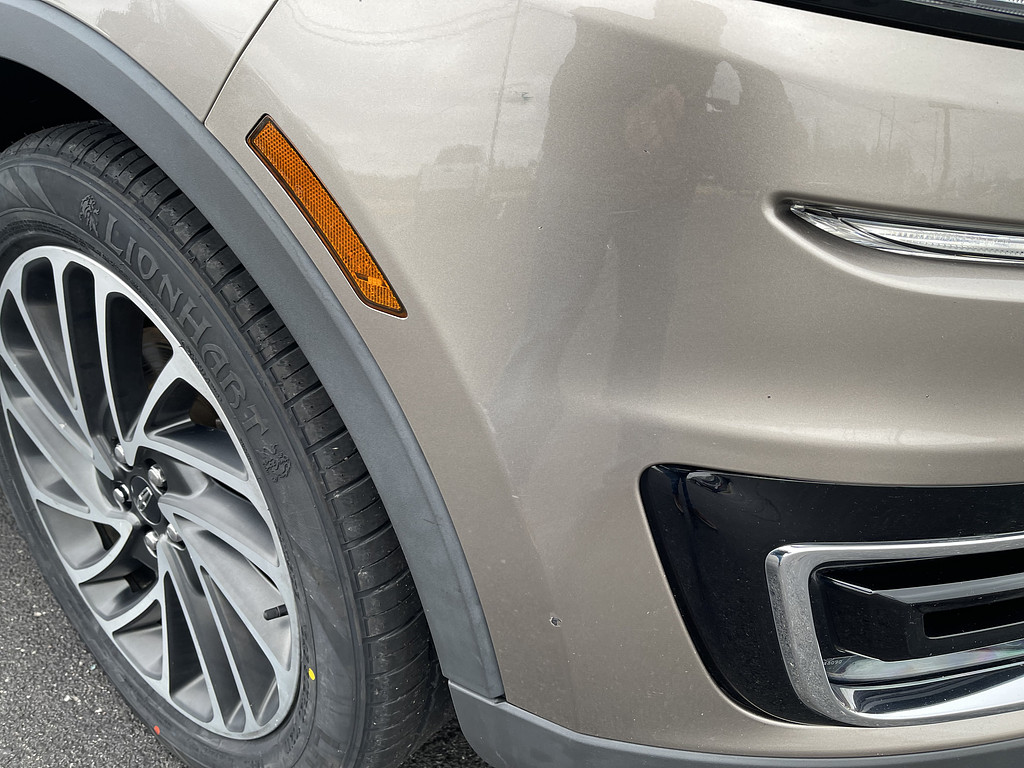 2019 Lincoln NAUTILUS RESERVE Located at Dave's GreenLight Auto Sales slide-image