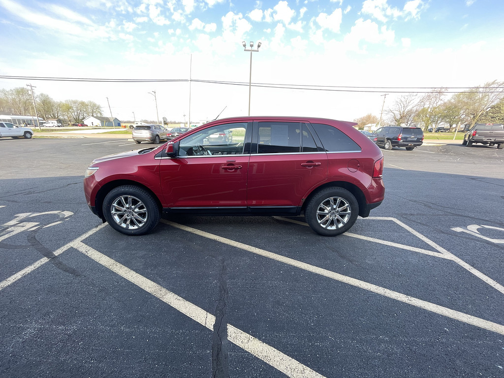 2011 Ford EDGE Located at Dave's GreenLight Auto Sales light-box-slides