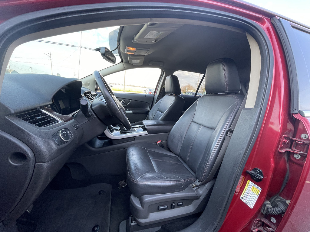 2011 Ford EDGE Located at Dave's GreenLight Auto Sales light-box-slides