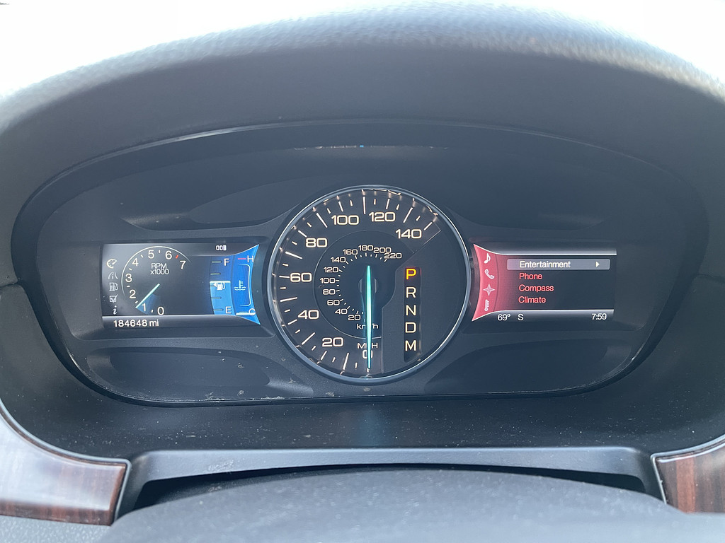 2011 Ford EDGE Located at Dave's GreenLight Auto Sales light-box-slides