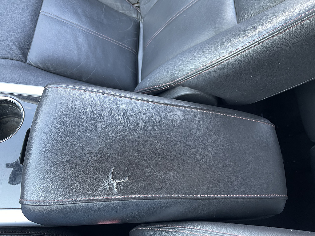 2011 Ford EDGE Located at Dave's GreenLight Auto Sales slide-image