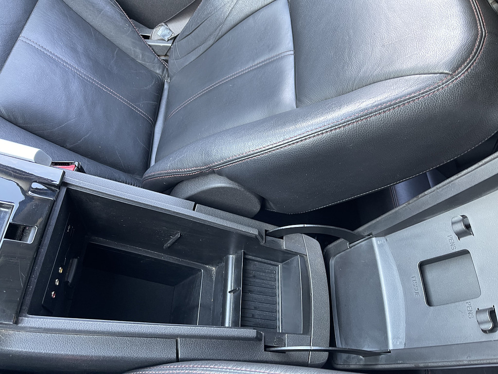 2011 Ford EDGE Located at Dave's GreenLight Auto Sales slide-image