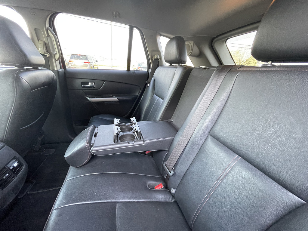 2011 Ford EDGE Located at Dave's GreenLight Auto Sales light-box-slides