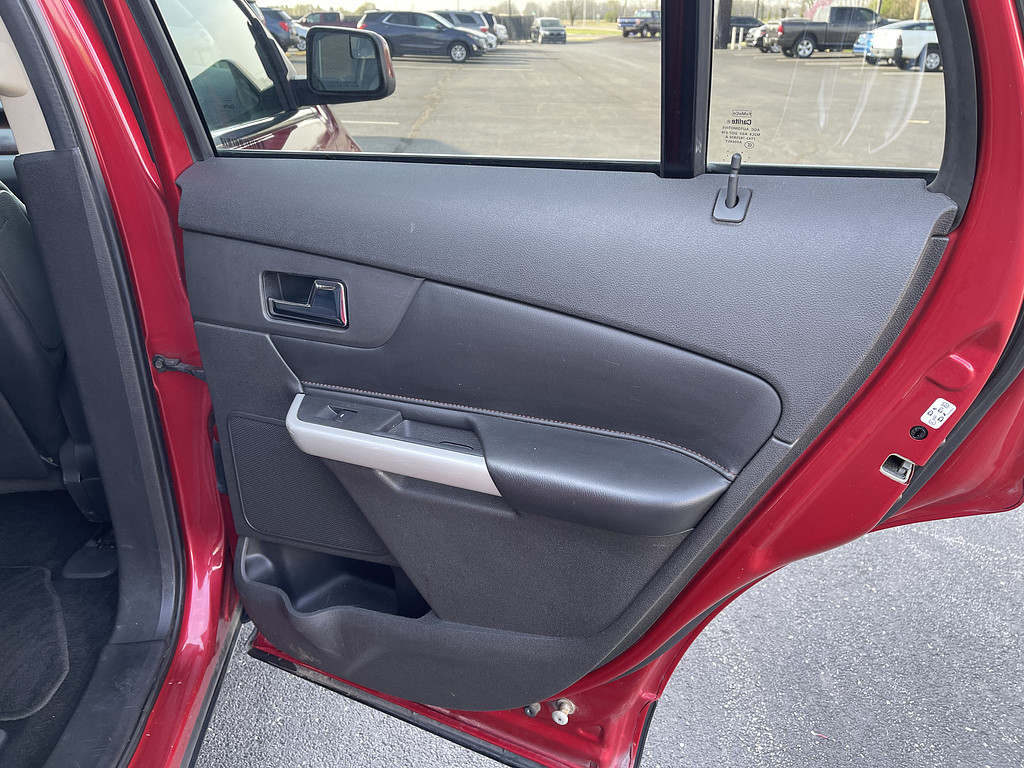 2011 Ford EDGE Located at Dave's GreenLight Auto Sales light-box-slides