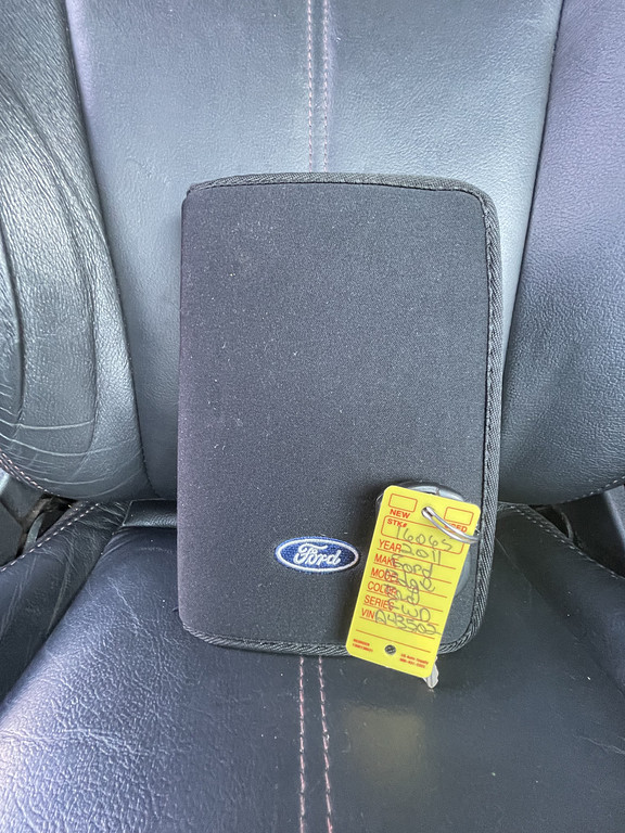 2011 Ford EDGE Located at Dave's GreenLight Auto Sales slide-image