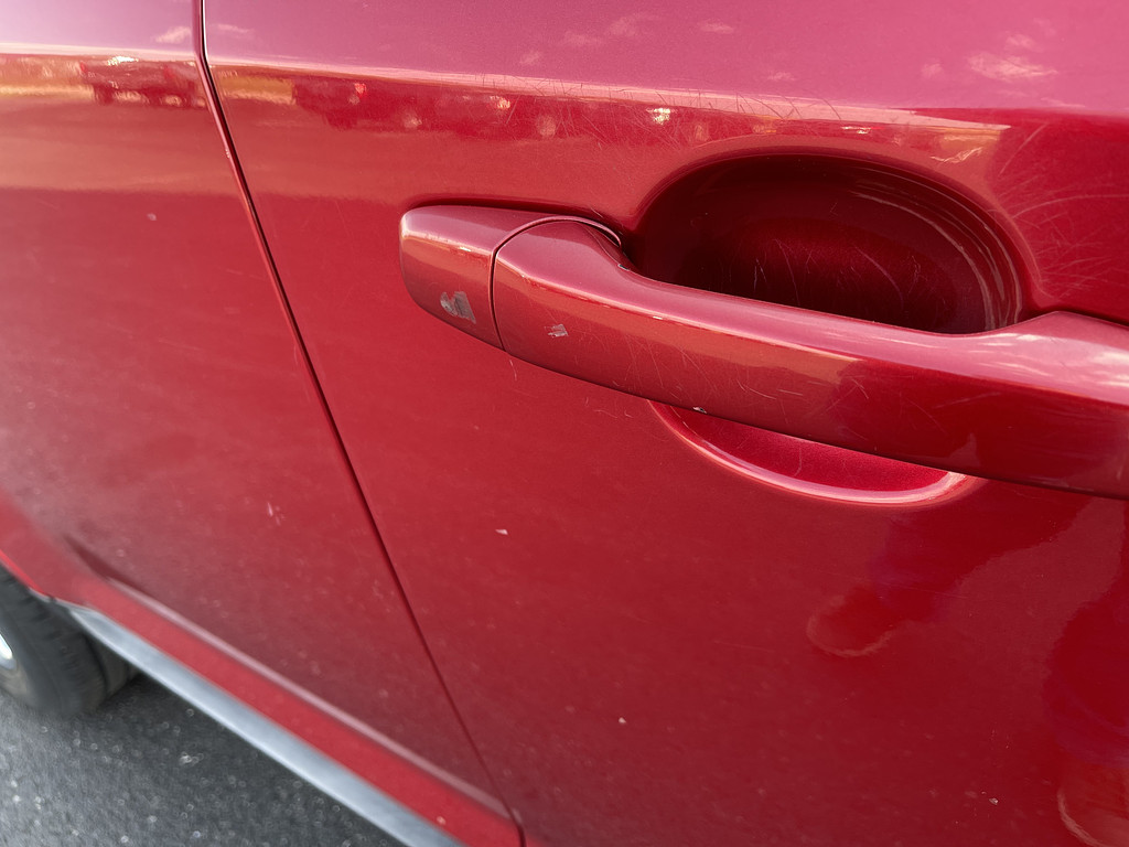 2011 Ford EDGE Located at Dave's GreenLight Auto Sales slide-image