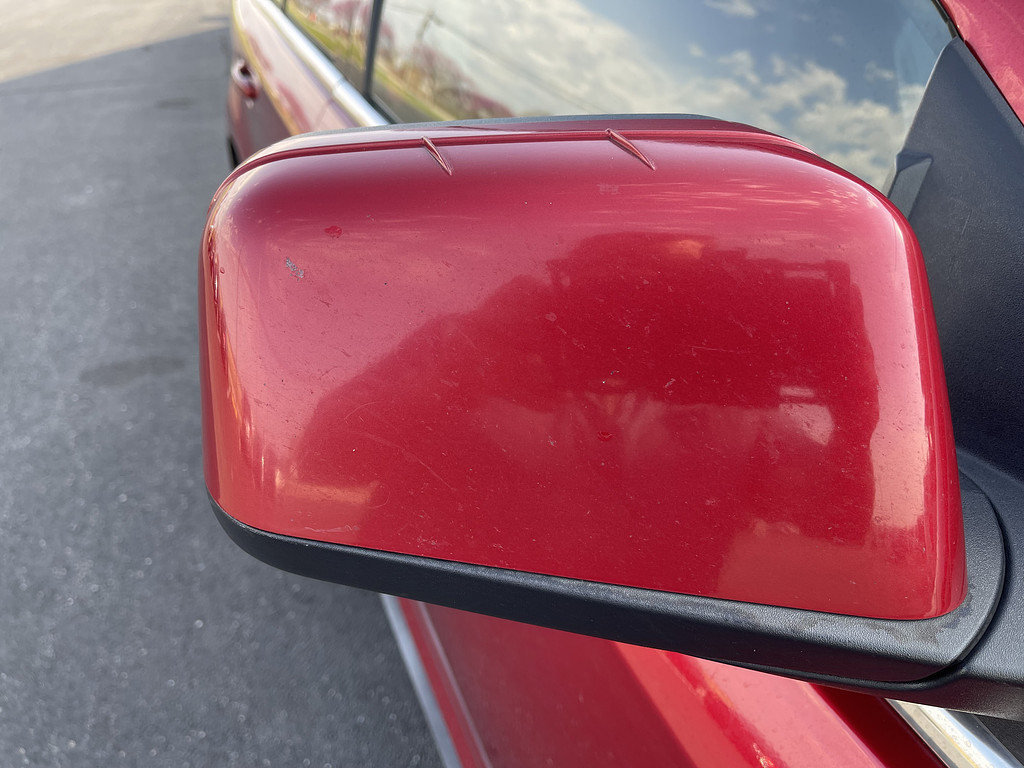 2011 Ford EDGE Located at Dave's GreenLight Auto Sales light-box-slides