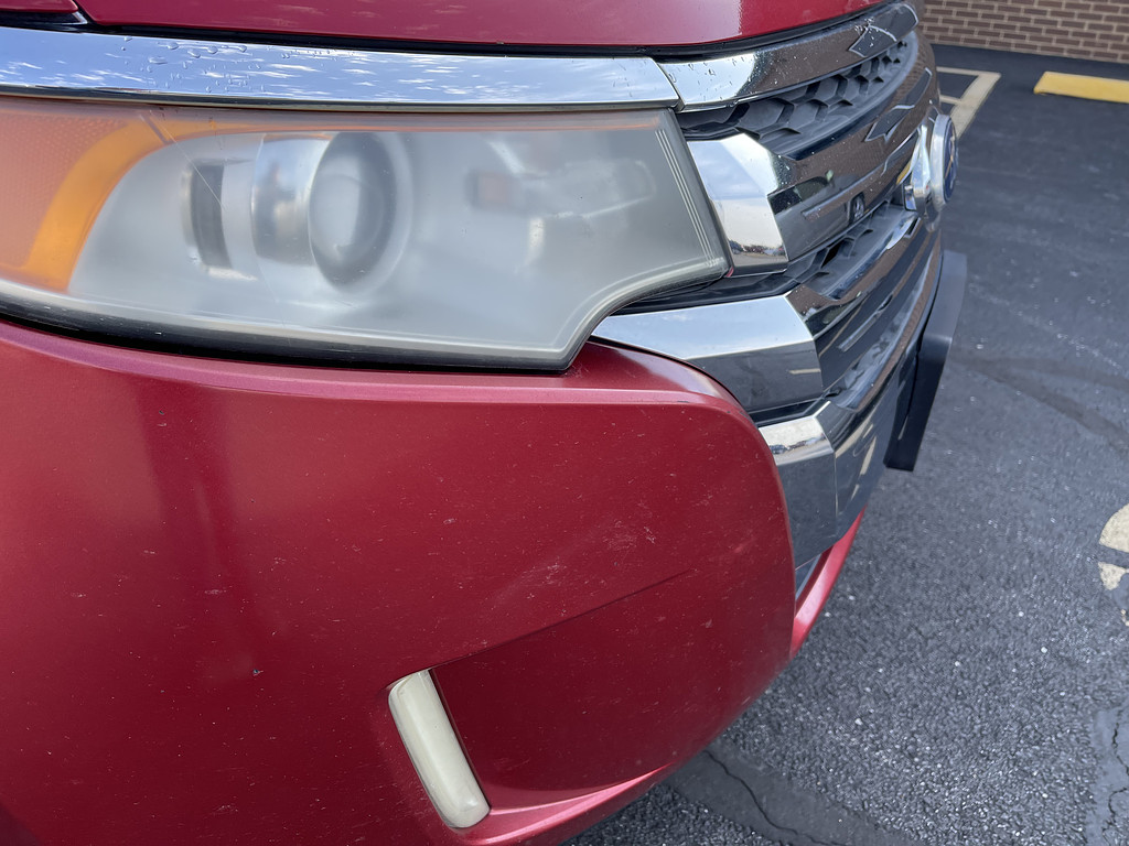 2011 Ford EDGE Located at Dave's GreenLight Auto Sales light-box-slides