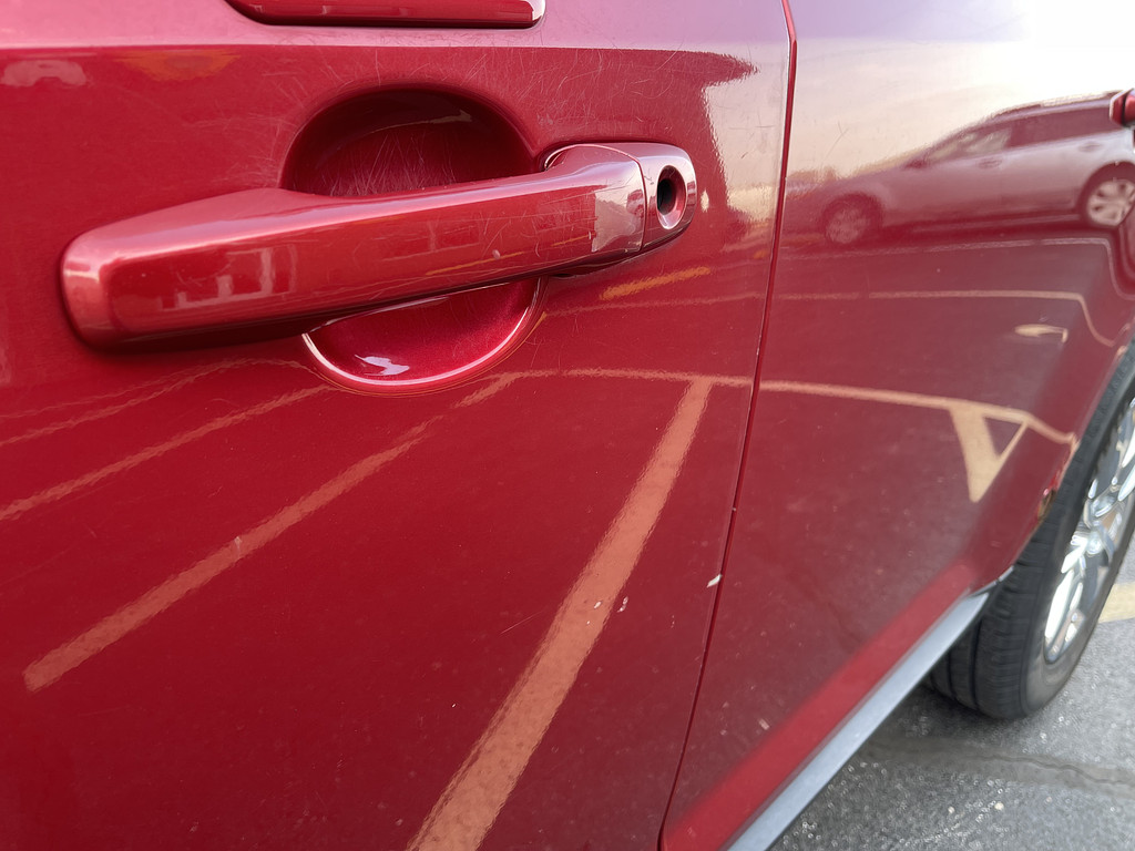 2011 Ford EDGE Located at Dave's GreenLight Auto Sales light-box-slides