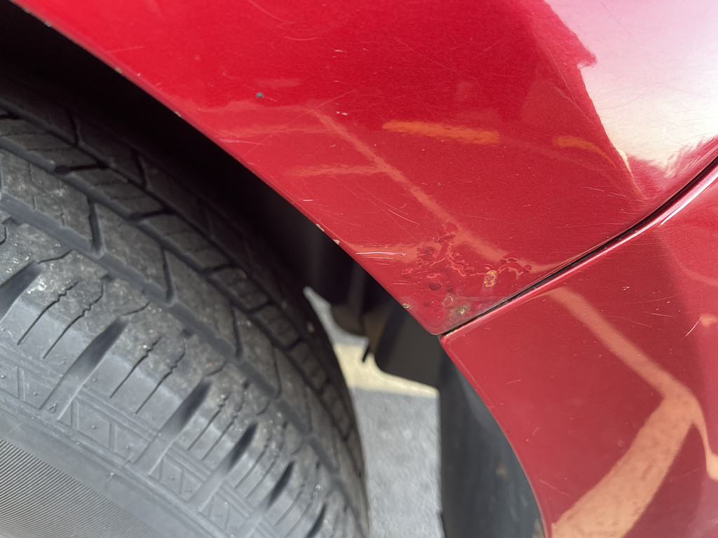 2011 Ford EDGE Located at Dave's GreenLight Auto Sales slide-image