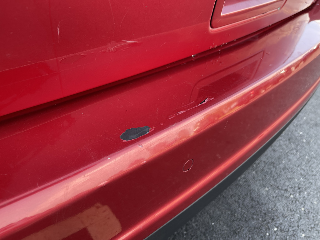 2011 Ford EDGE Located at Dave's GreenLight Auto Sales slide-image