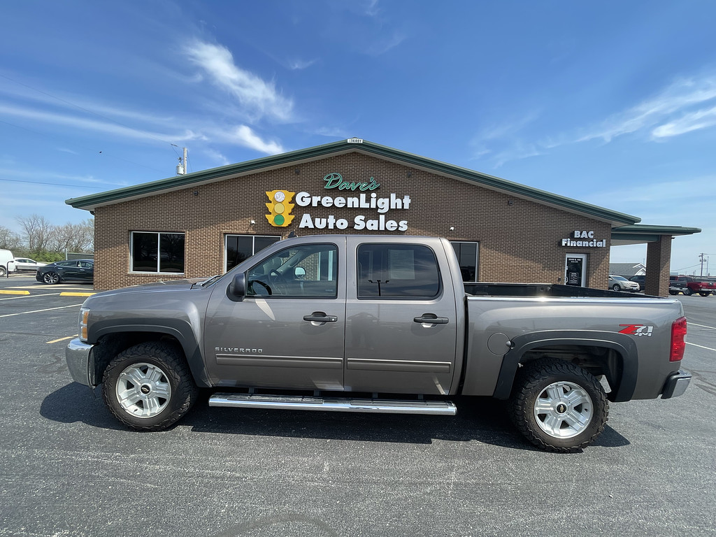 2012 Chevrolet Silverado LT Located at Dave's GreenLight Auto Sales slide-image