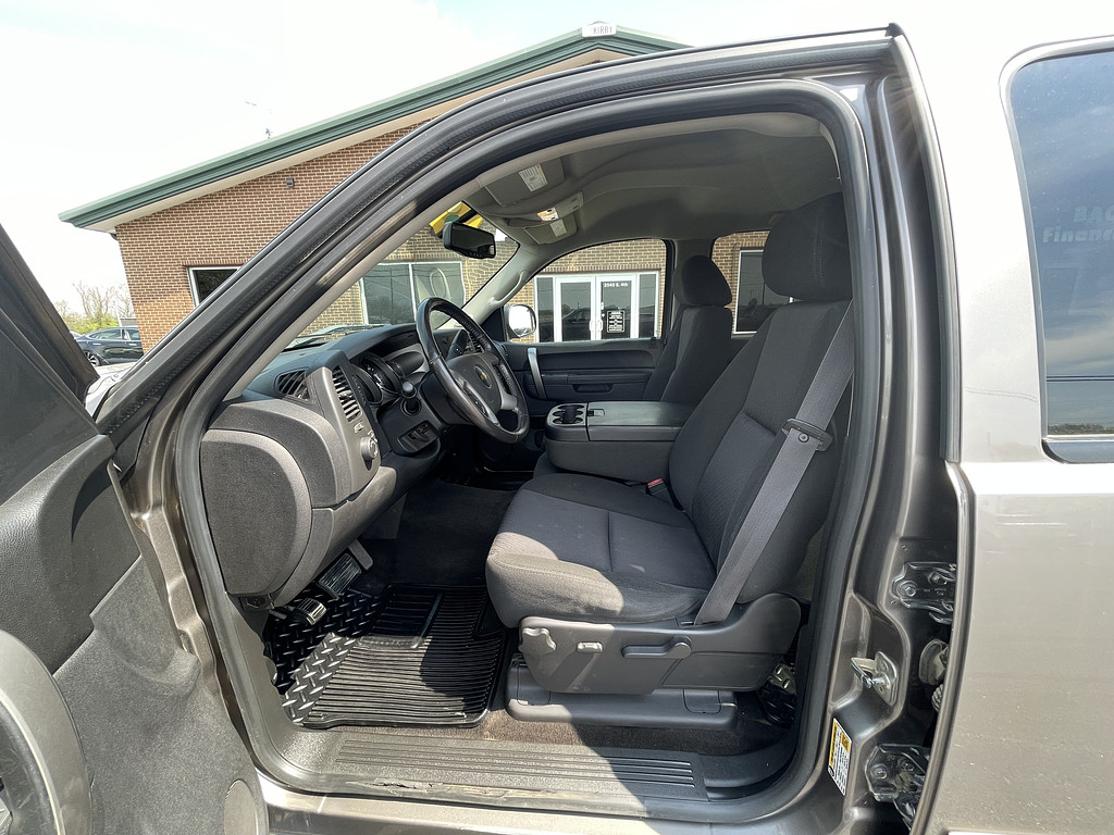 2012 Chevrolet Silverado LT Located at Dave's GreenLight Auto Sales light-box-slides