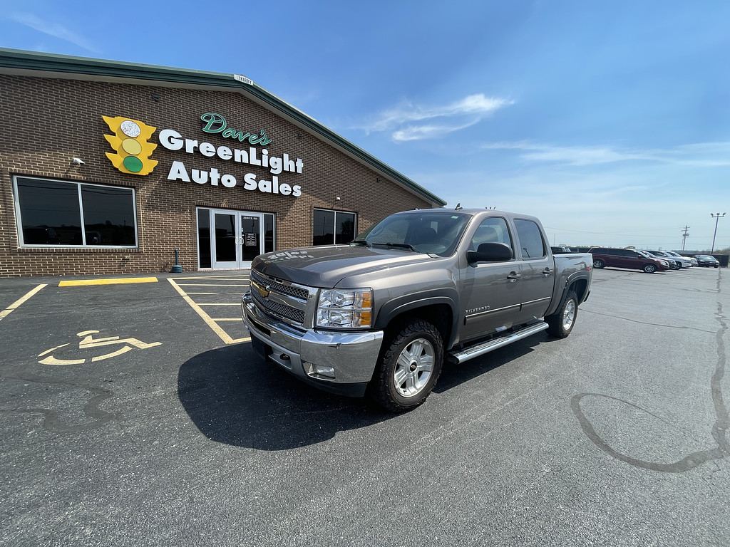 2012 Chevrolet Silverado LT Located at Dave's GreenLight Auto Sales light-box-slides