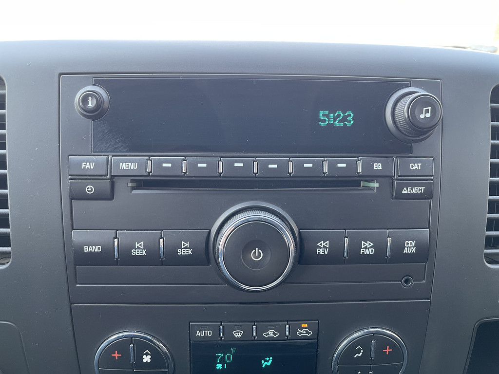 2012 Chevrolet Silverado LT Located at Dave's GreenLight Auto Sales light-box-slides