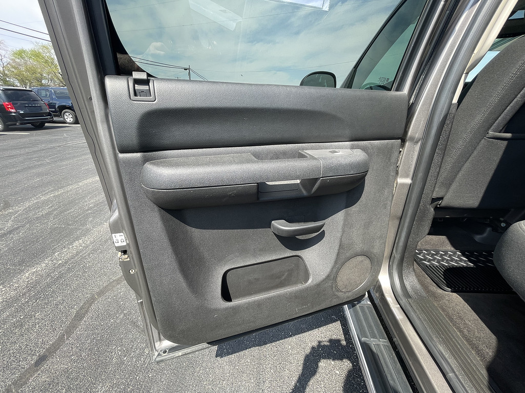 2012 Chevrolet Silverado LT Located at Dave's GreenLight Auto Sales light-box-slides