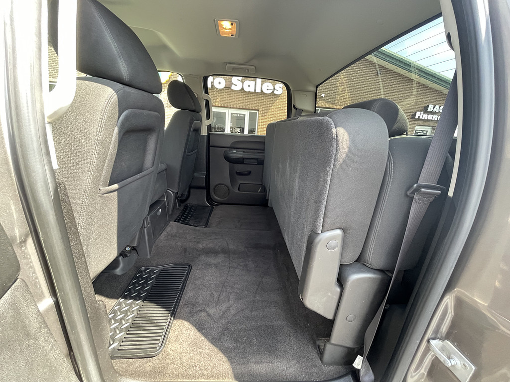 2012 Chevrolet Silverado LT Located at Dave's GreenLight Auto Sales slide-image