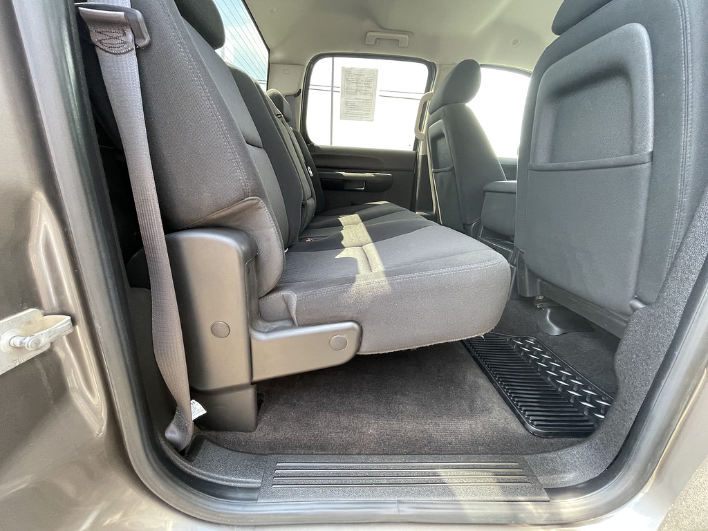 2012 Chevrolet Silverado LT Located at Dave's GreenLight Auto Sales light-box-slides