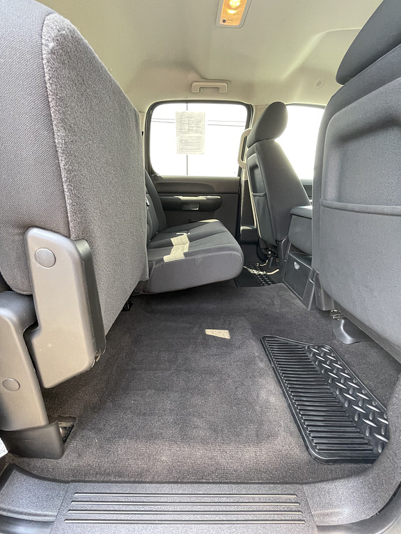 2012 Chevrolet Silverado LT Located at Dave's GreenLight Auto Sales slide-image