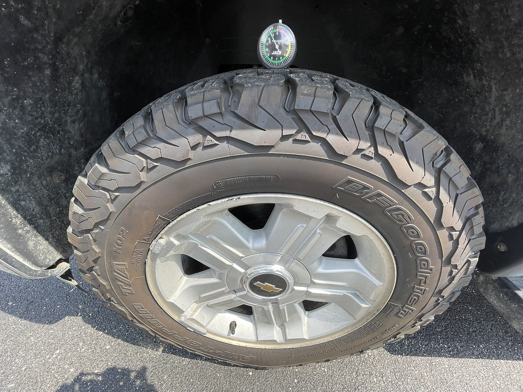 2012 Chevrolet Silverado LT Located at Dave's GreenLight Auto Sales slide-image