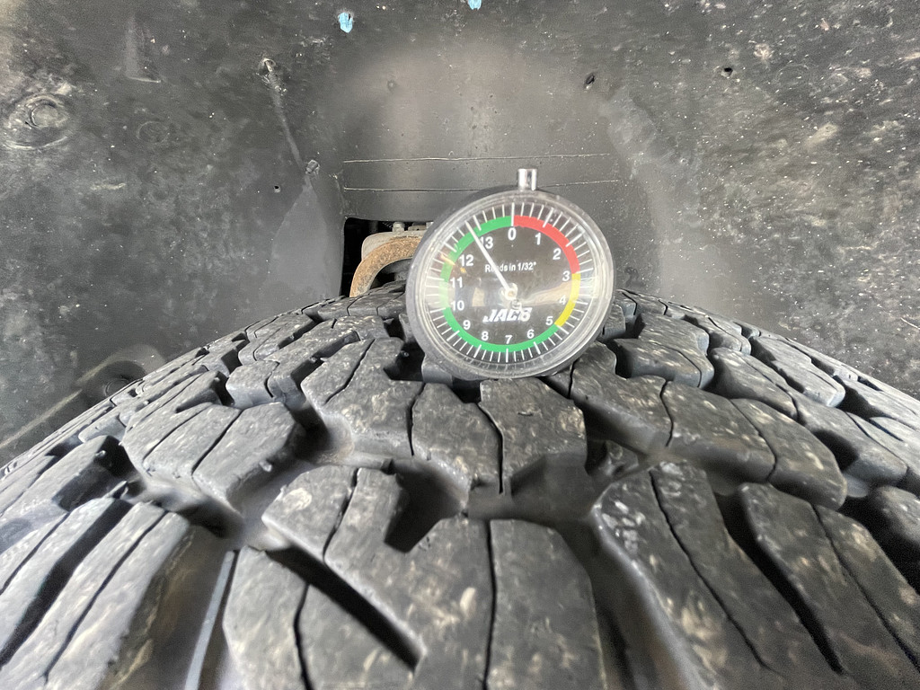 2012 Chevrolet Silverado LT Located at Dave's GreenLight Auto Sales slide-image