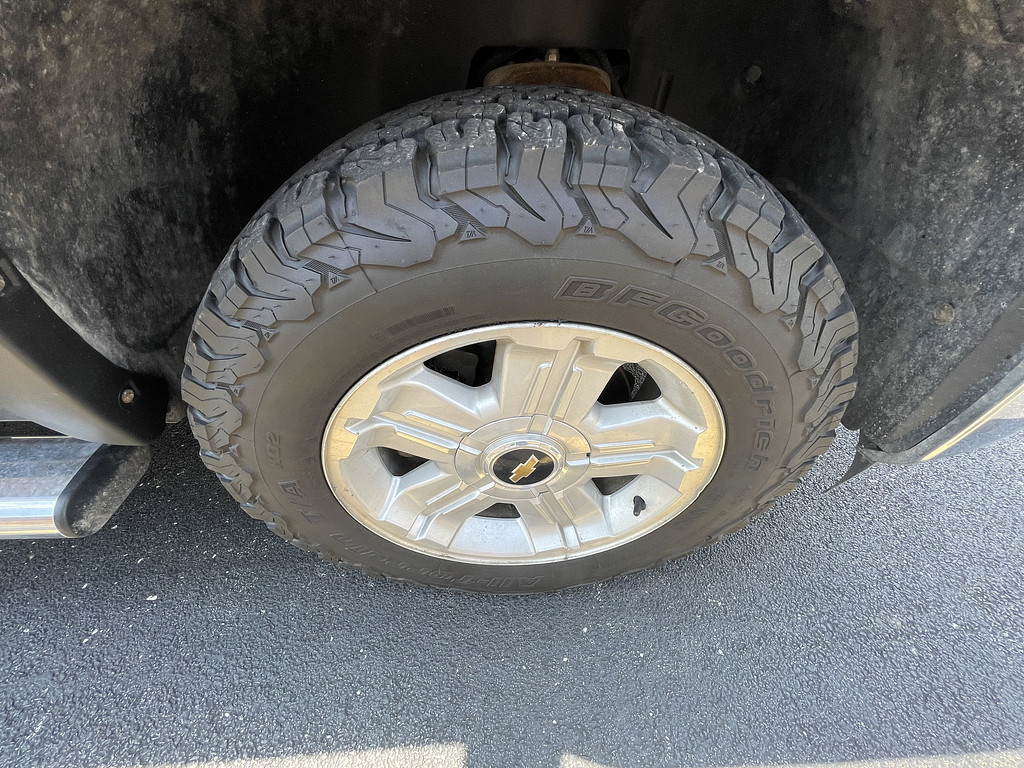 2012 Chevrolet Silverado LT Located at Dave's GreenLight Auto Sales slide-image