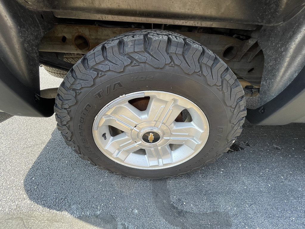 2012 Chevrolet Silverado LT Located at Dave's GreenLight Auto Sales slide-image