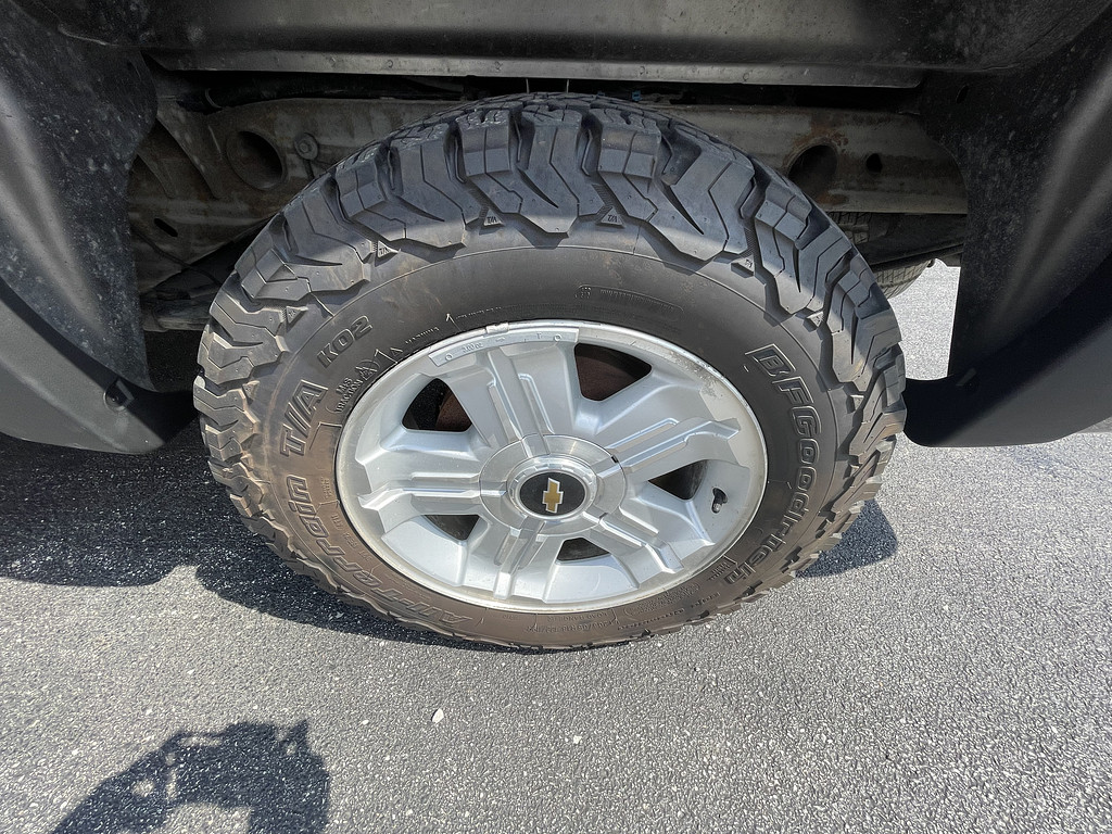 2012 Chevrolet Silverado LT Located at Dave's GreenLight Auto Sales slide-image