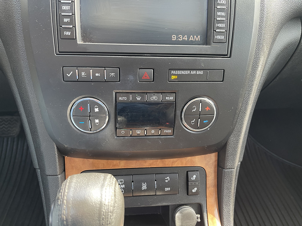 2012 Buick ENCLAVE LEATHER Located at Dave's GreenLight Auto Sales light-box-slides