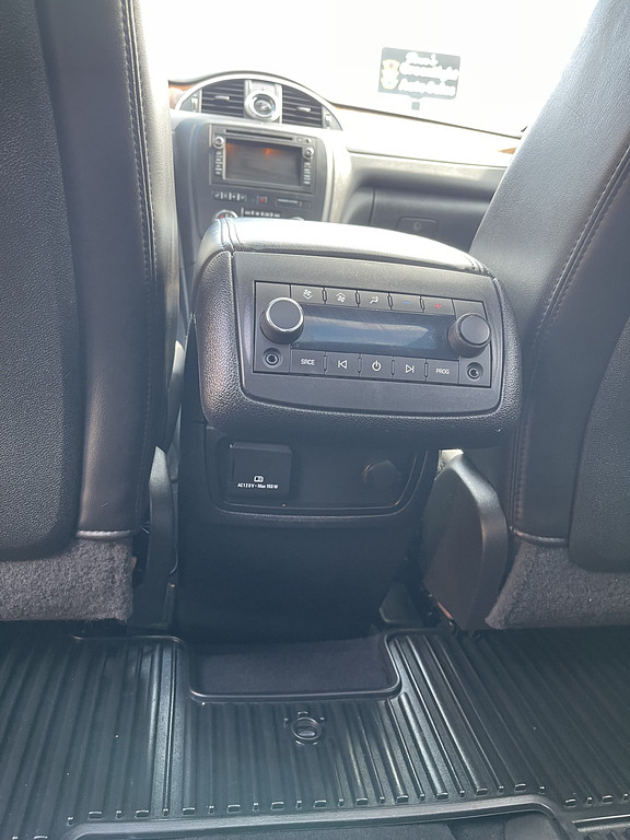 2012 Buick ENCLAVE LEATHER Located at Dave's GreenLight Auto Sales slide-image