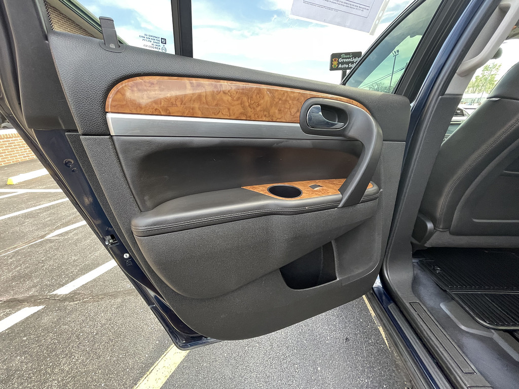 2012 Buick ENCLAVE LEATHER Located at Dave's GreenLight Auto Sales light-box-slides