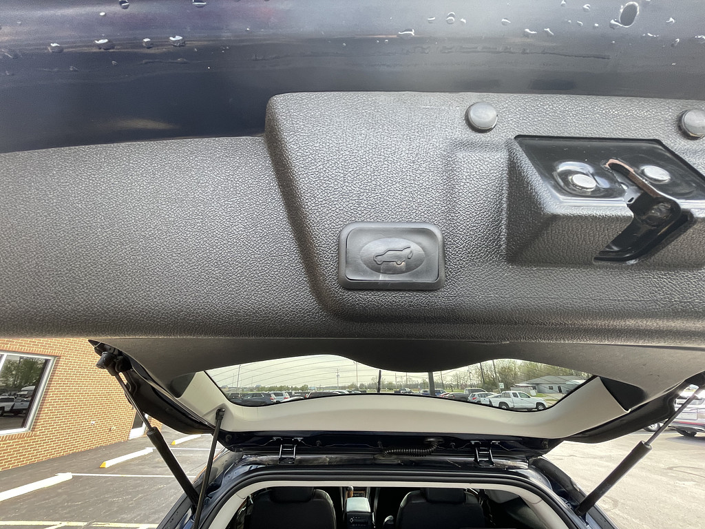 2012 Buick ENCLAVE LEATHER Located at Dave's GreenLight Auto Sales light-box-slides