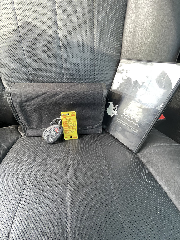 2012 Buick ENCLAVE LEATHER Located at Dave's GreenLight Auto Sales slide-image