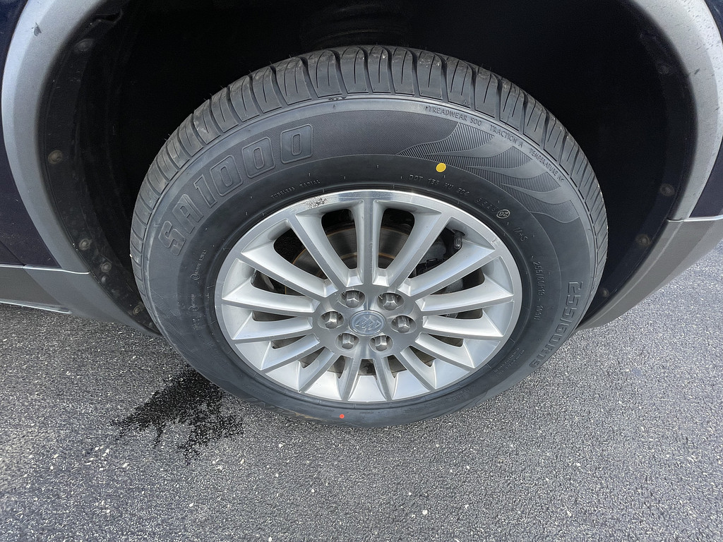 2012 Buick ENCLAVE LEATHER Located at Dave's GreenLight Auto Sales light-box-slides