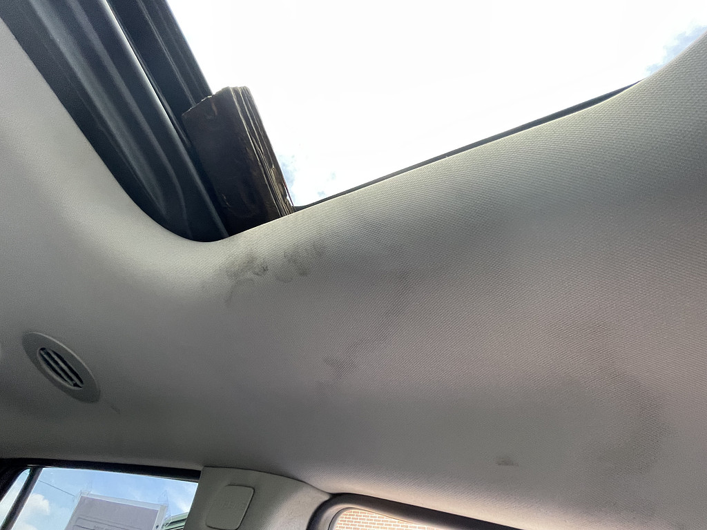 2012 Buick ENCLAVE LEATHER Located at Dave's GreenLight Auto Sales light-box-slides