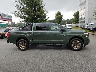 Thumbnail - 2024 Nissan Titan