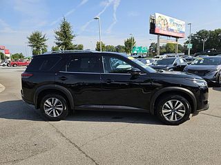 Thumbnail - 2024 Nissan Pathfinder