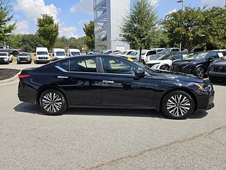 Thumbnail - 2023 Nissan Altima