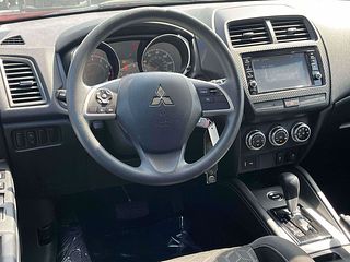 Thumbnail - 2025 Mitsubishi Outlander Sport