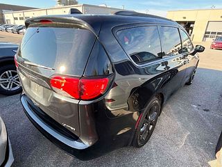 Thumbnail - 2020 Chrysler Pacifica