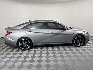 Thumbnail - 2023 Hyundai Elantra