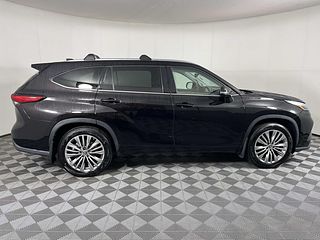 Thumbnail - 2021 Toyota Highlander