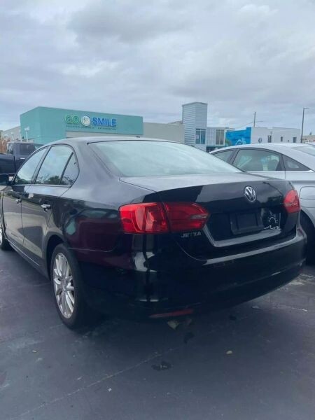 2012 Volkswagen Jetta Located at Drive Smart slide-image