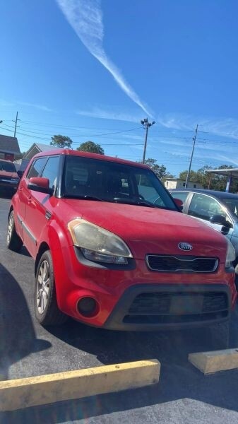 2013 Kia Soul Located at Drive Smart slide-image