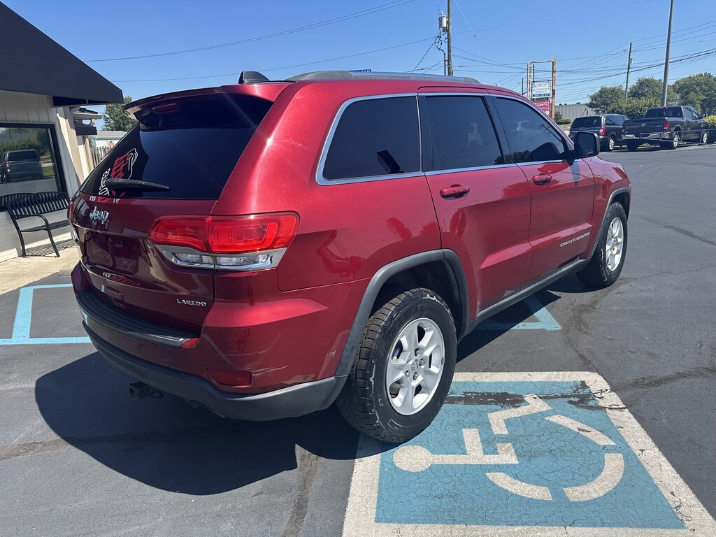 2014 Jeep GRAND CHEROKEE LARED Located at Curtis Auto Sales Indianapolis light-box-slides