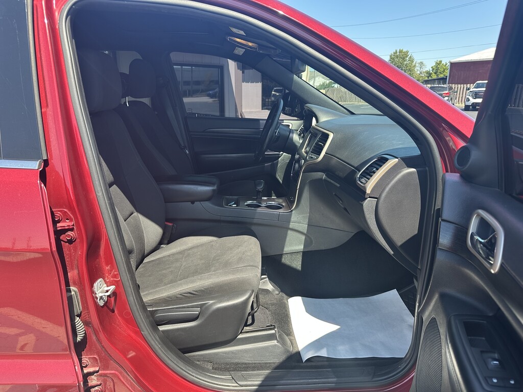 2014 Jeep GRAND CHEROKEE LARED Located at Curtis Auto Sales Indianapolis light-box-slides